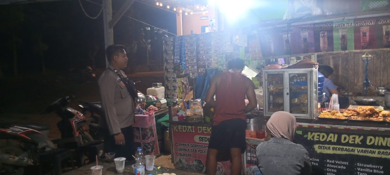 Piket Polsek Lamandau Silaturahmi Ke Pedagang