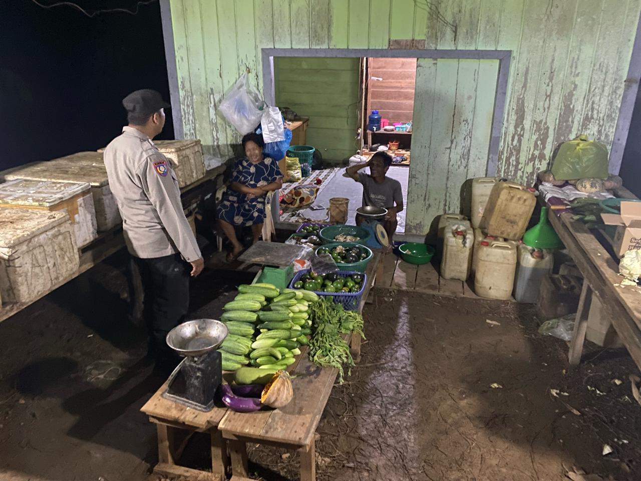 Piket Polsek Delang Silaturahmi Ke Masyarakat