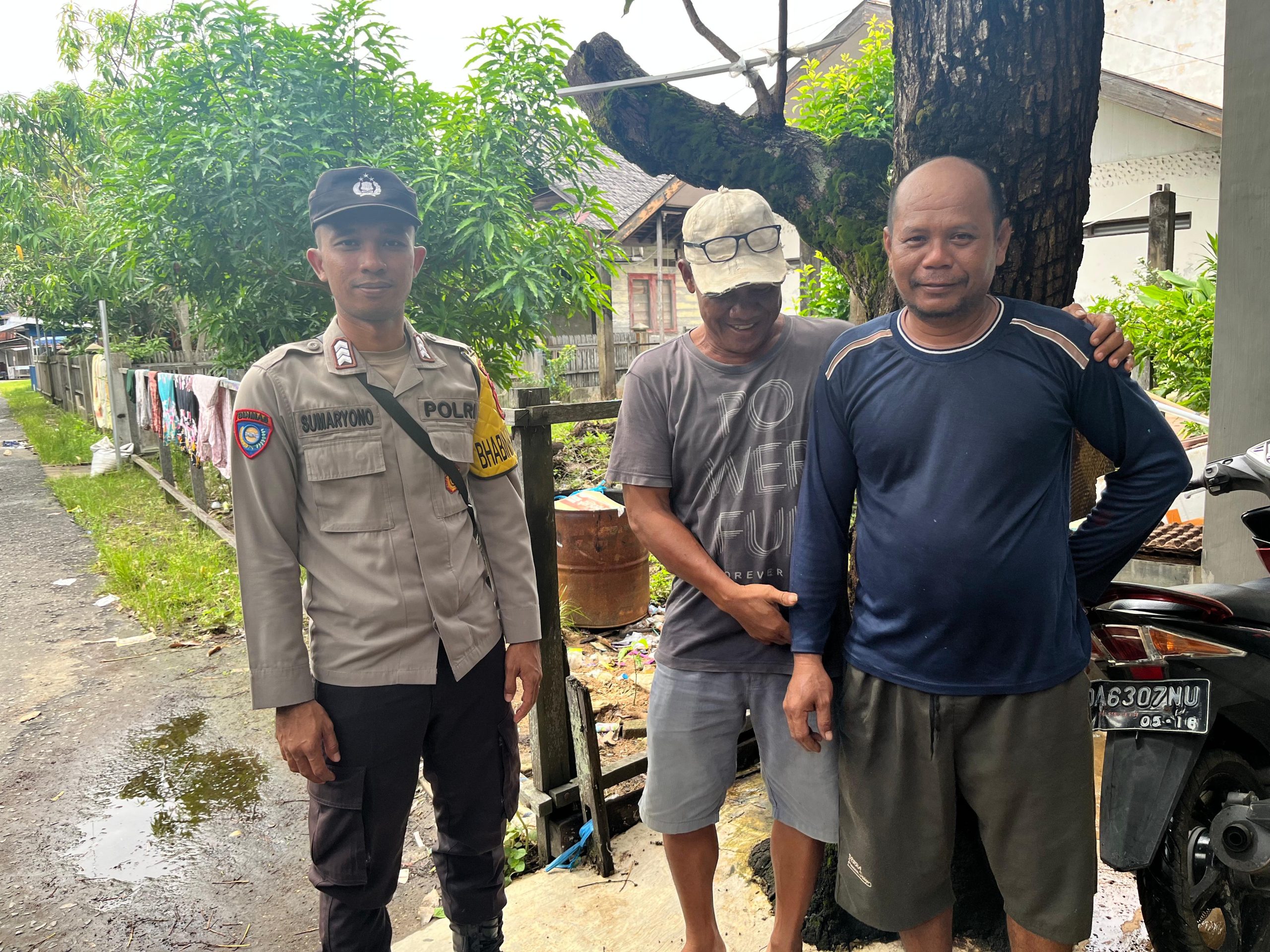 Bhabinkamtibmas Kunjungi Warga Desa Binaan, Cipatakan Situasi Yang Kondusif Di Wilayahnya
