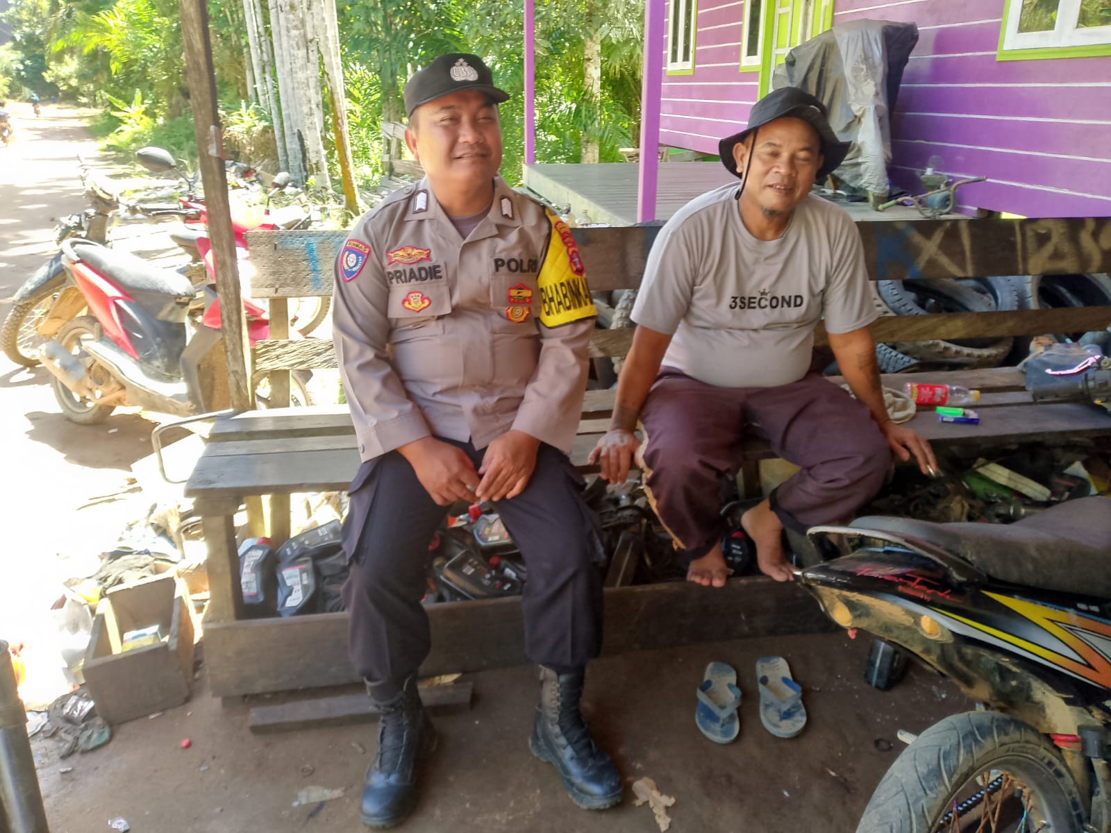 Polsek Marikit Cooling System Sambang Wujudkan Situasi Kondusif diwilayah Kec. Marikit Kab. Katingan.