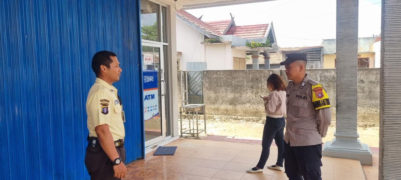 Piket Polsek Patroli dan Silaturahmi dengan Satpam Bank BRI