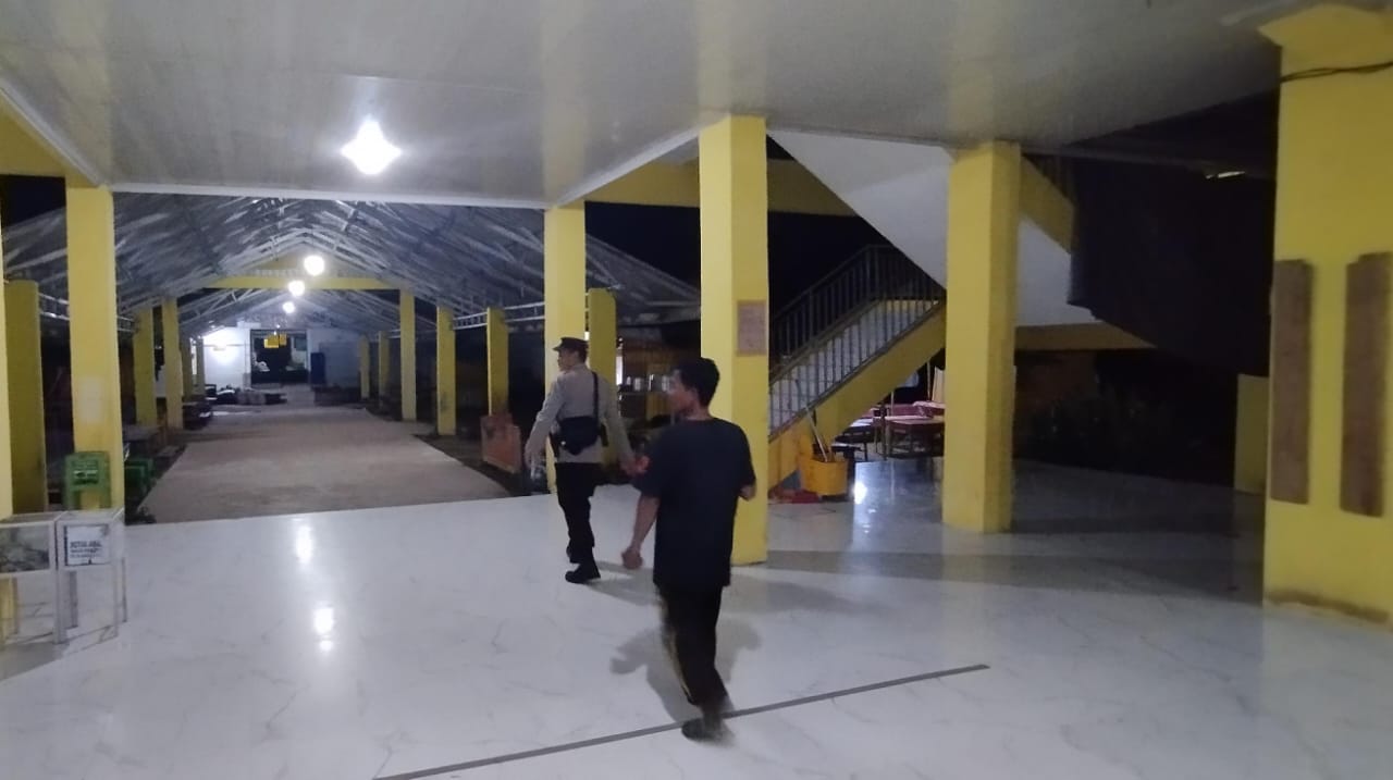 Piket Polsek laksanakan Patroli di Pasar di Wilkum Polsek Bulik