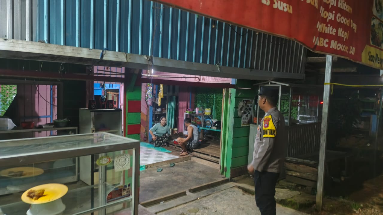 Piket Polsek Delang Silaturahmi Ke Masyarakat