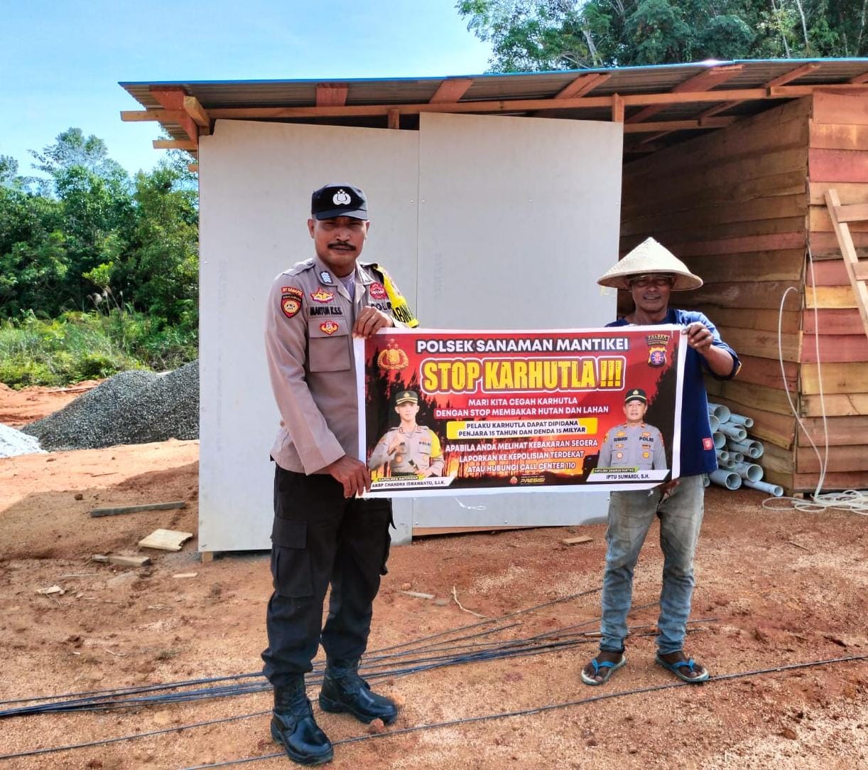 Bhabinkamtibmas Desa Tumbang Jala Sosialisasi imbauan tentang Karhutla