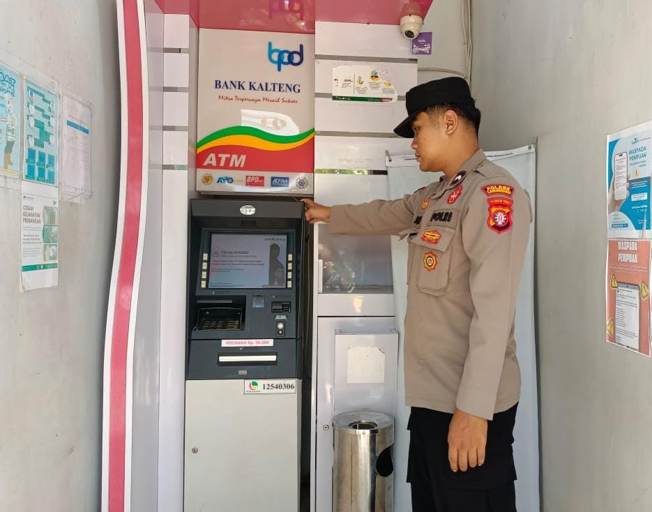Piket Polsek Patroli diwilkum Sematu Jaya ke Perbankan Atm