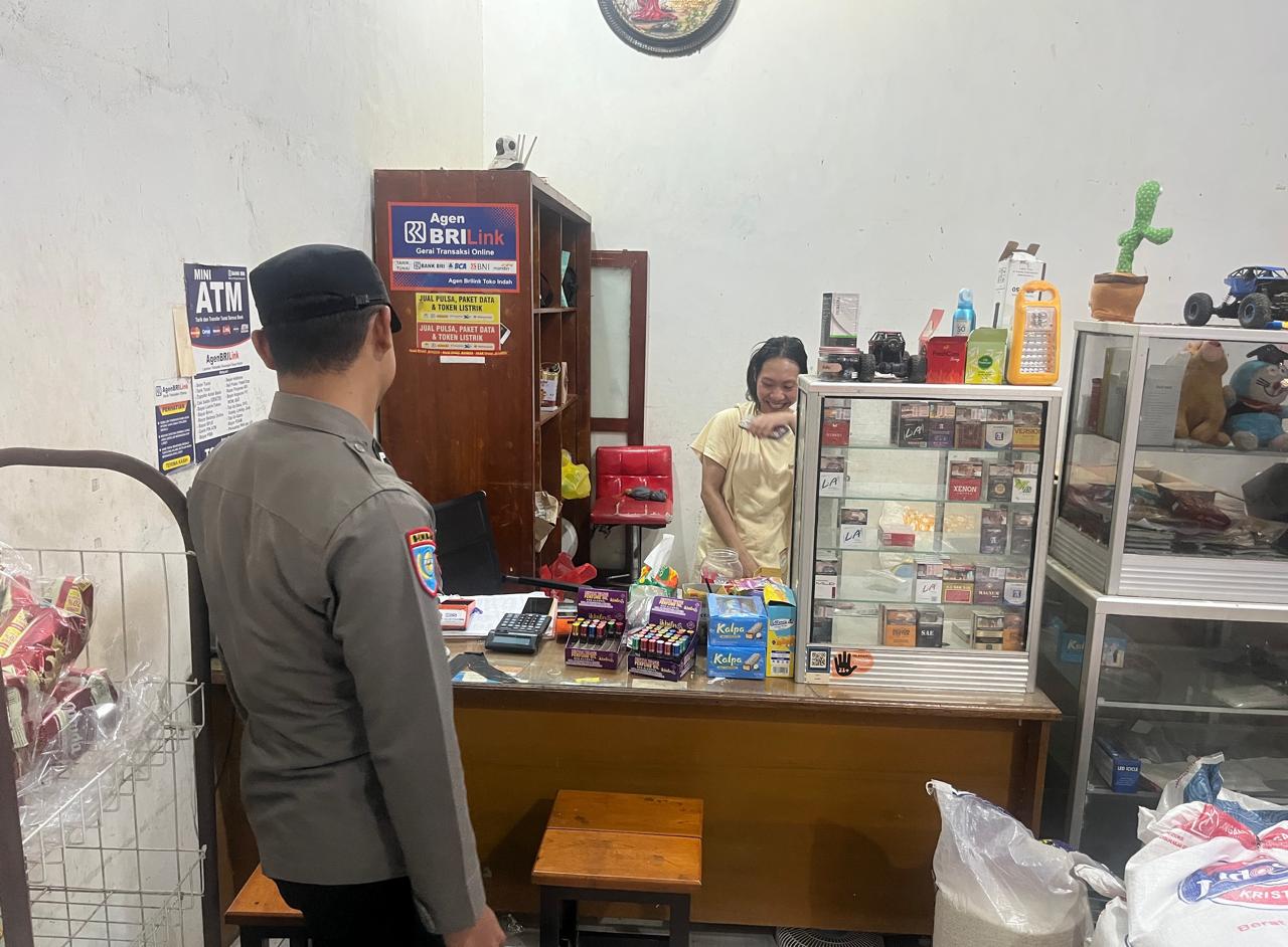 Piket Polsek Lamandau Silaturahmi Ke Pedagang