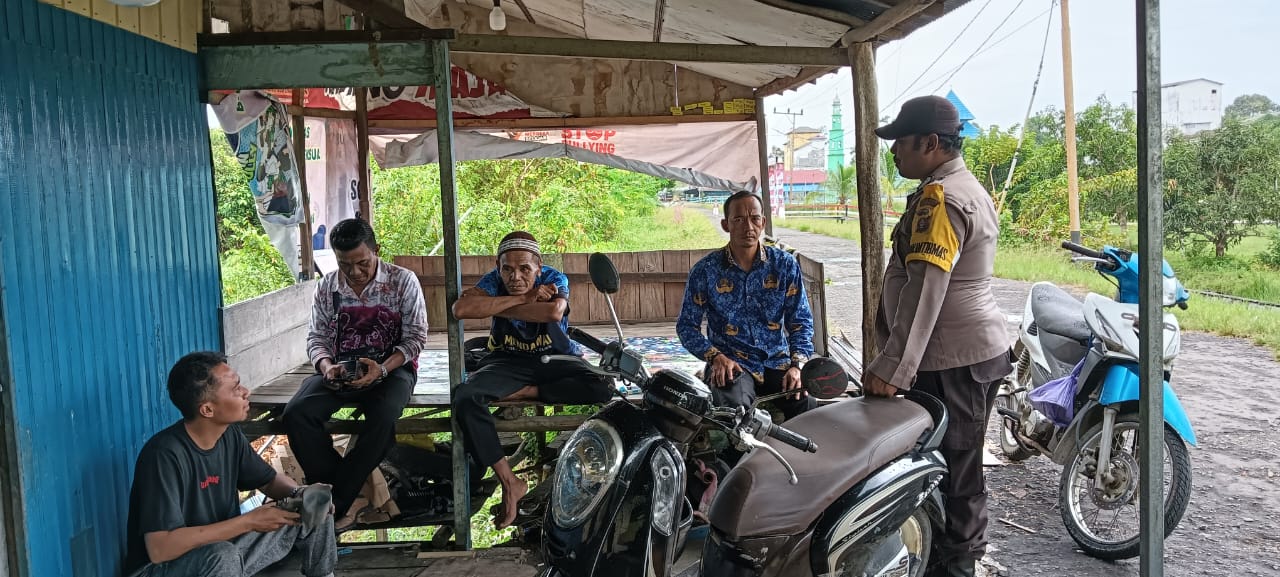 Cooling System Bhabinkamtibmas Polsek Marikit Sambang dan Sosialisasi untuk Wujudkan Situasi Kondusif.