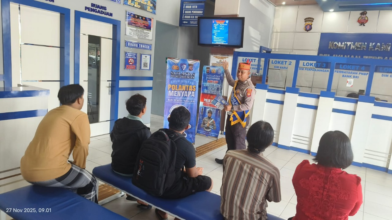 Polantas Menyapa, Satpas SIM Polres Katingan Beri Edukasi Pemohon