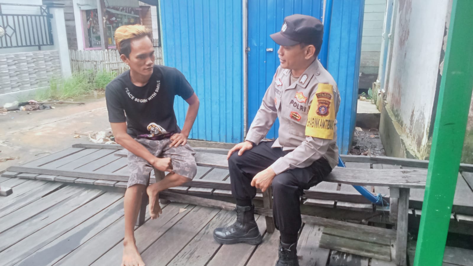 Harkamtibmas , Personil Polsek Katingan Kuala Sambang masyarakat