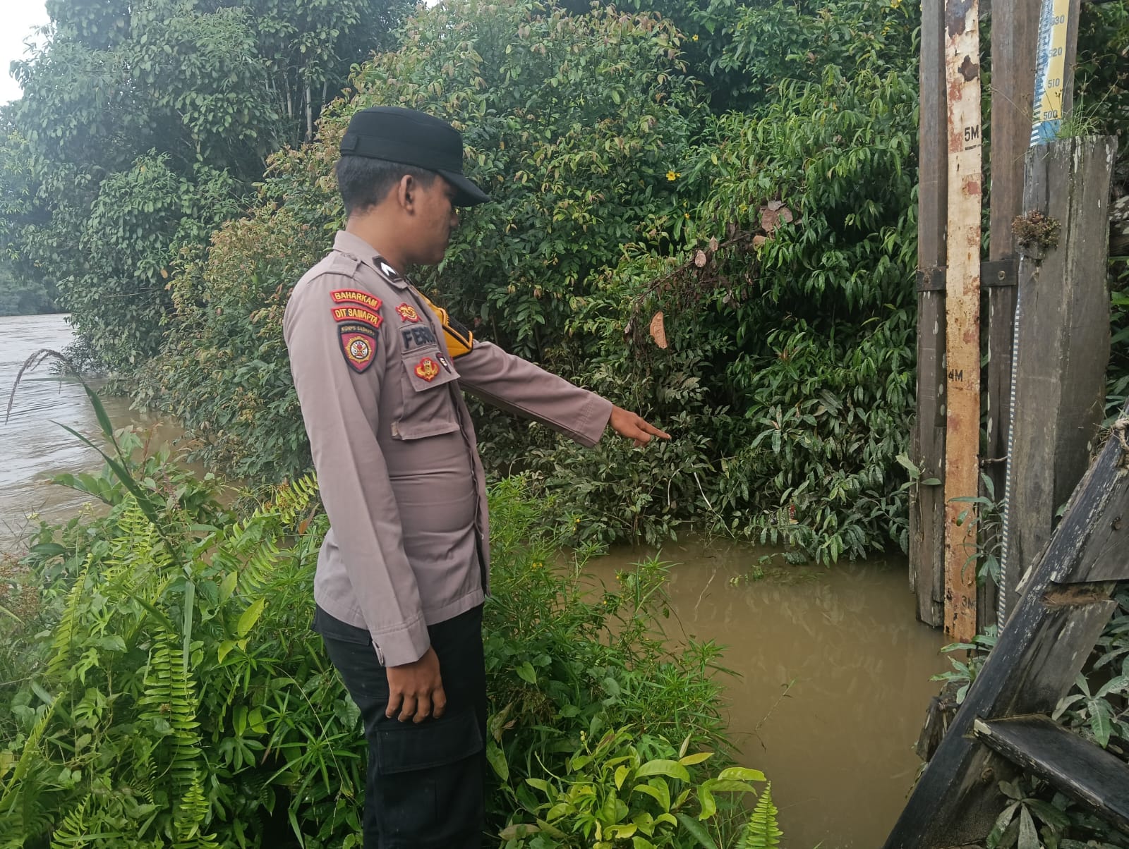 Piket Polsek Cek Debit Air Sungai Lamandau