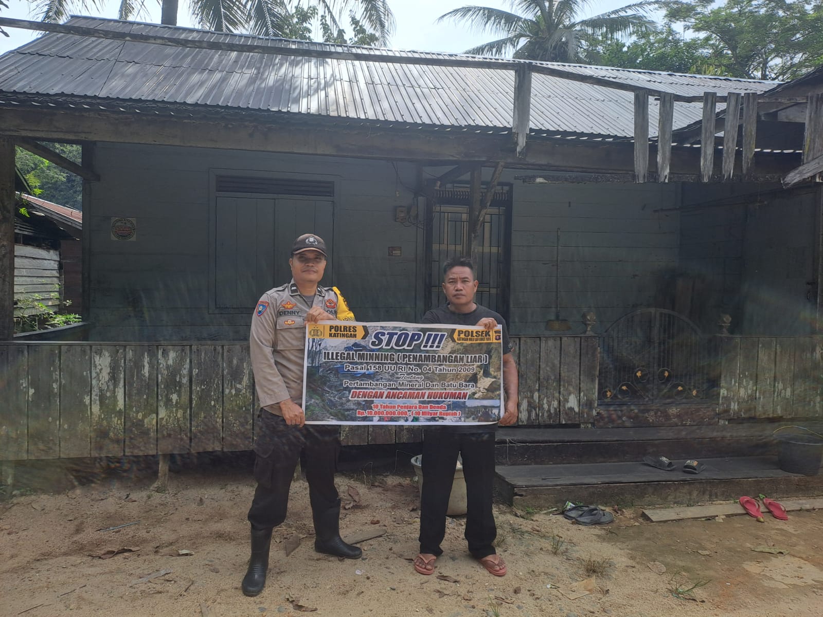 Upaya pencegahan Penambangan Emas Tanpa Ijin (PETI) di Kecamatan Katingan Hulu dan Bukit Raya, Bhabinkamtibmas sosialisasi kepada masyarakat.