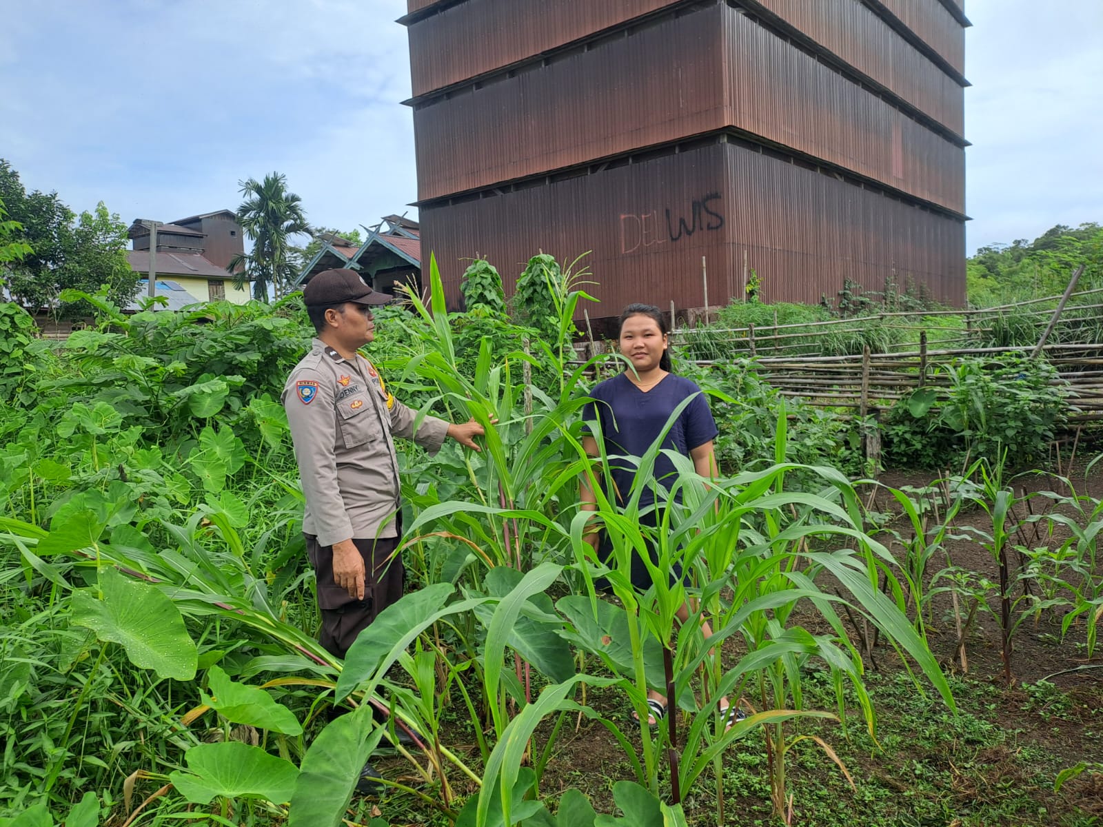 Mendukung Ketahanan Pangan, Personil Polsek Katingan Hulu dan Bukit Raya Cek Lokasi Pemanfaatan Pekarangan Warga.