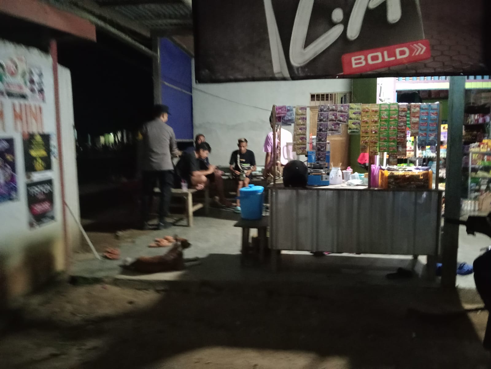 Piket Polsek Delang Silaturahmi Ke Masyarakat