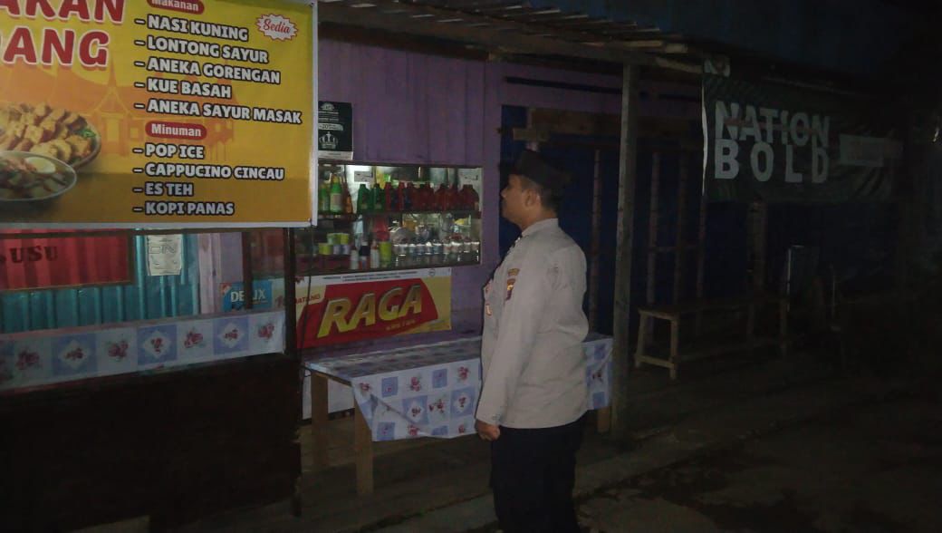 Piket Polsek laksanakan Patroli di Pasar di Wilkum Polsek Delang