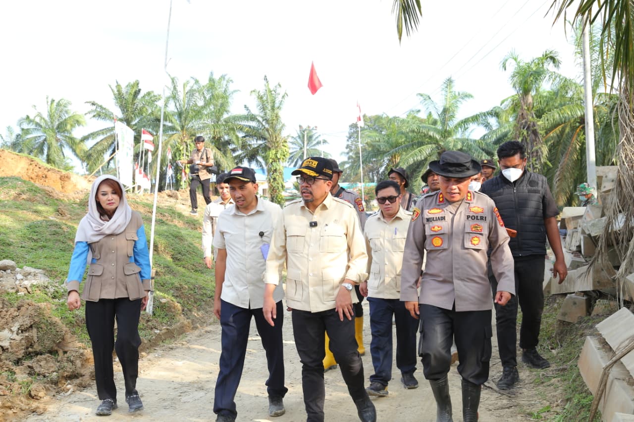 *Kepala Staf Kepresidenan RI Berikan Apresiasi kepada Polri atas Pembangunan Hunian Tetap di Aceh Tamiang*