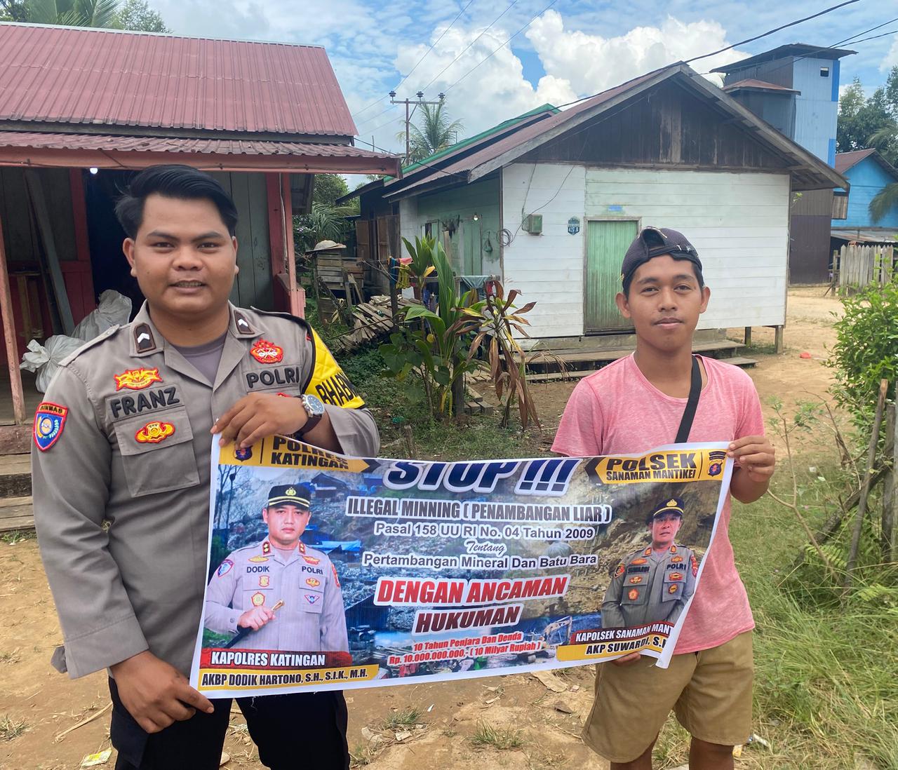 Bhabinkamtibmas Desa Tumbang Kaman Sosialisasi tentang larangan Illegal Mining.