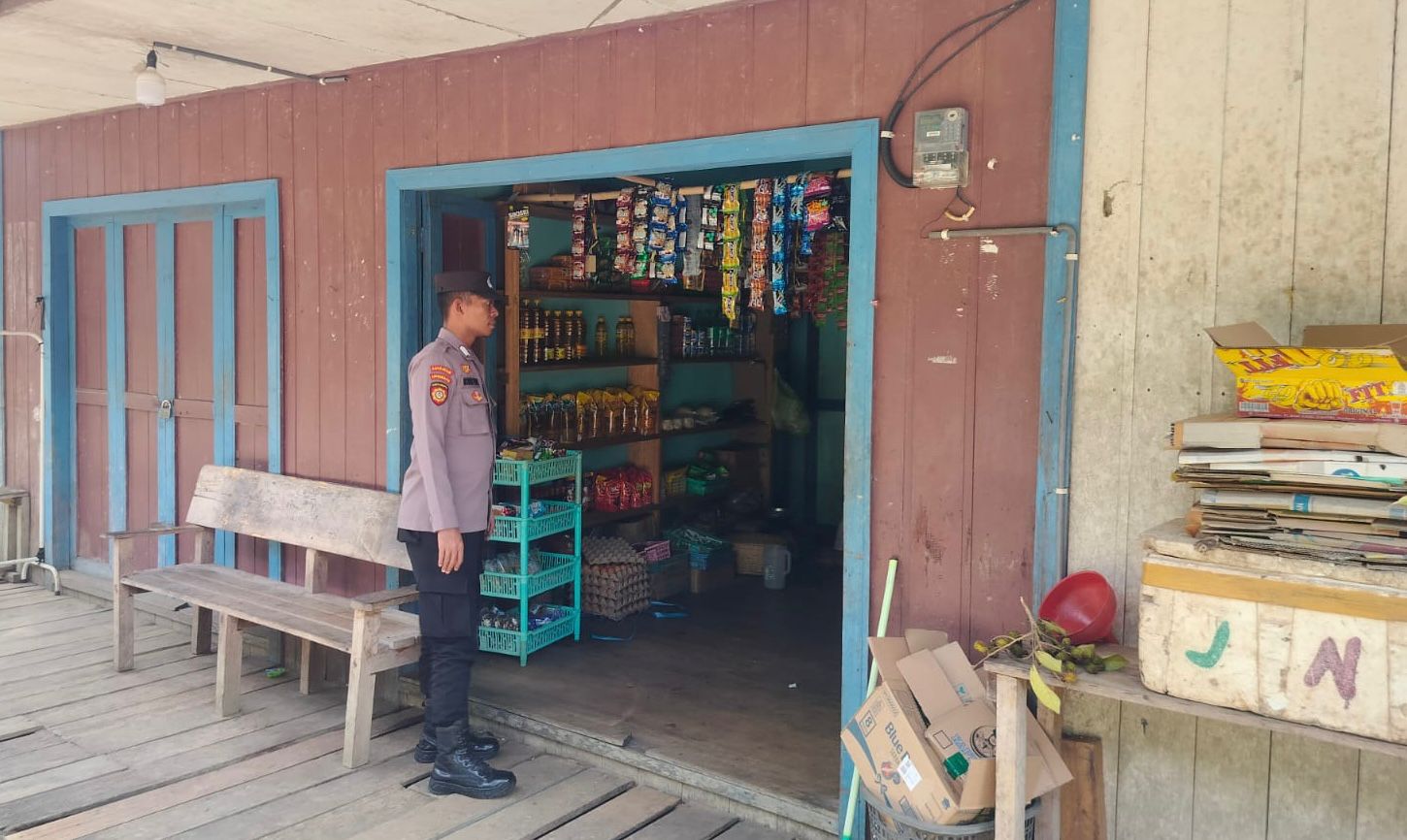 Piket Polsek Delang Sambangi Pedagang, Jalin Kedekatan dengan Masyarakat