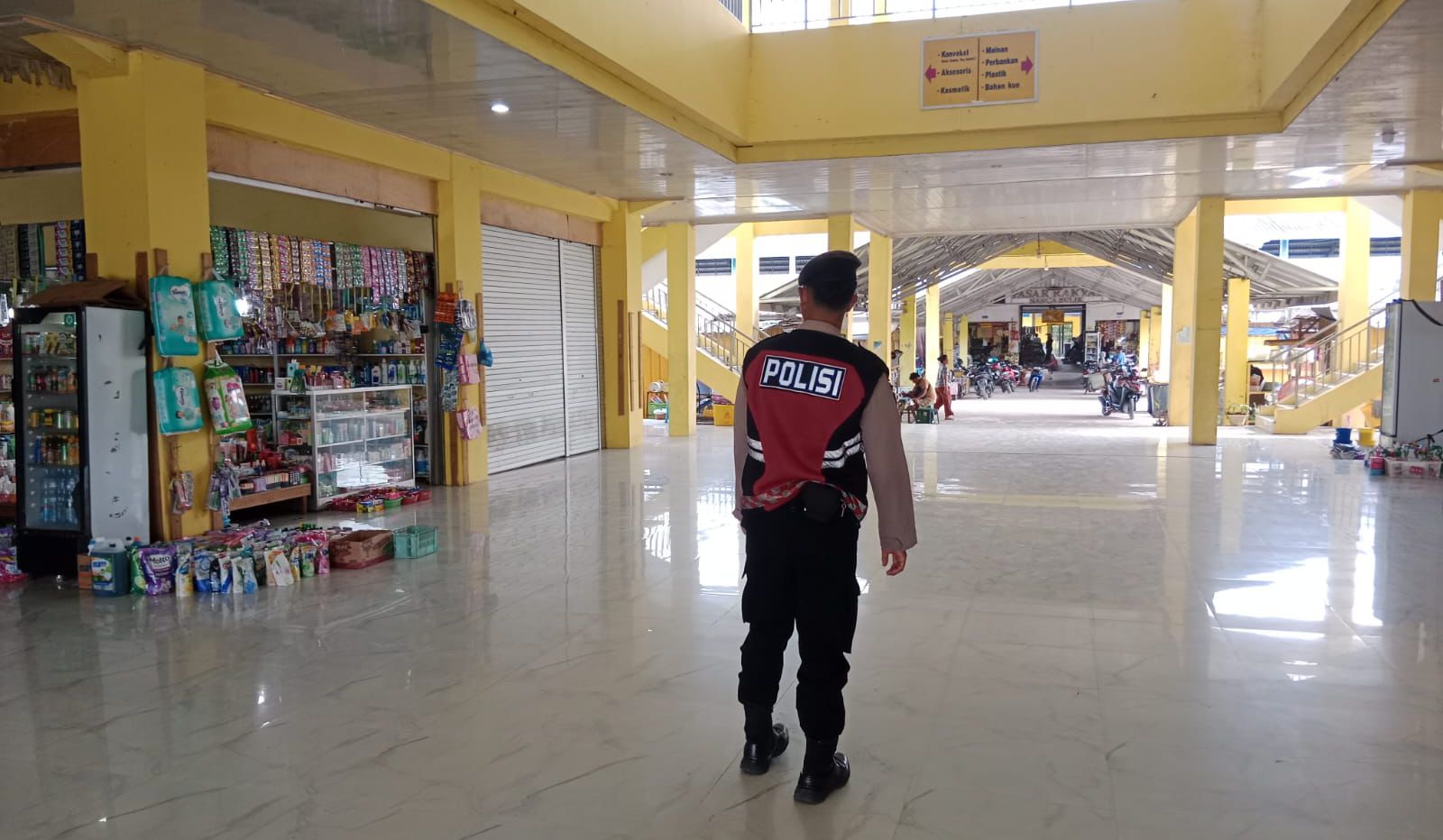 Ciptakan Rasa Aman, Satuan Samapta Patroli di Pasar Tradisional Lamandau