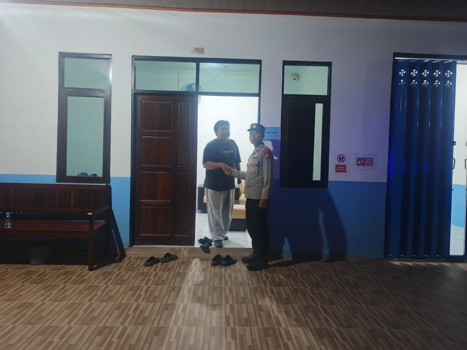 Piket Polsek Bulik melaksanakan sambang dan Silaturahmi kemasyarakat