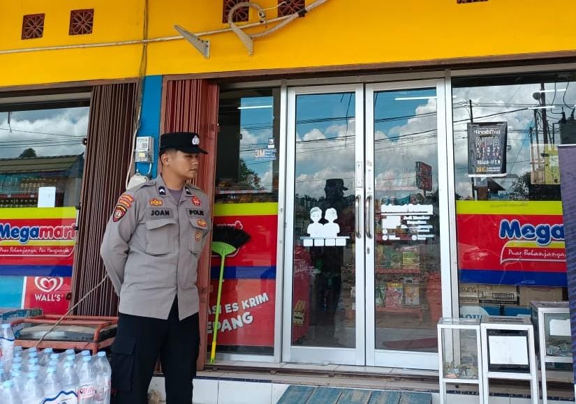 Kapolsek Sematu Jaya IPDA Eko Haryanto, S.H. mengatakan patroli merupakan kegiatan rutin baik siang maupun malam hari tersebut guna mencegah terjadinya tindak pidana untuk mewujudkan situasi kamtibmas yang aman dan kondusif.