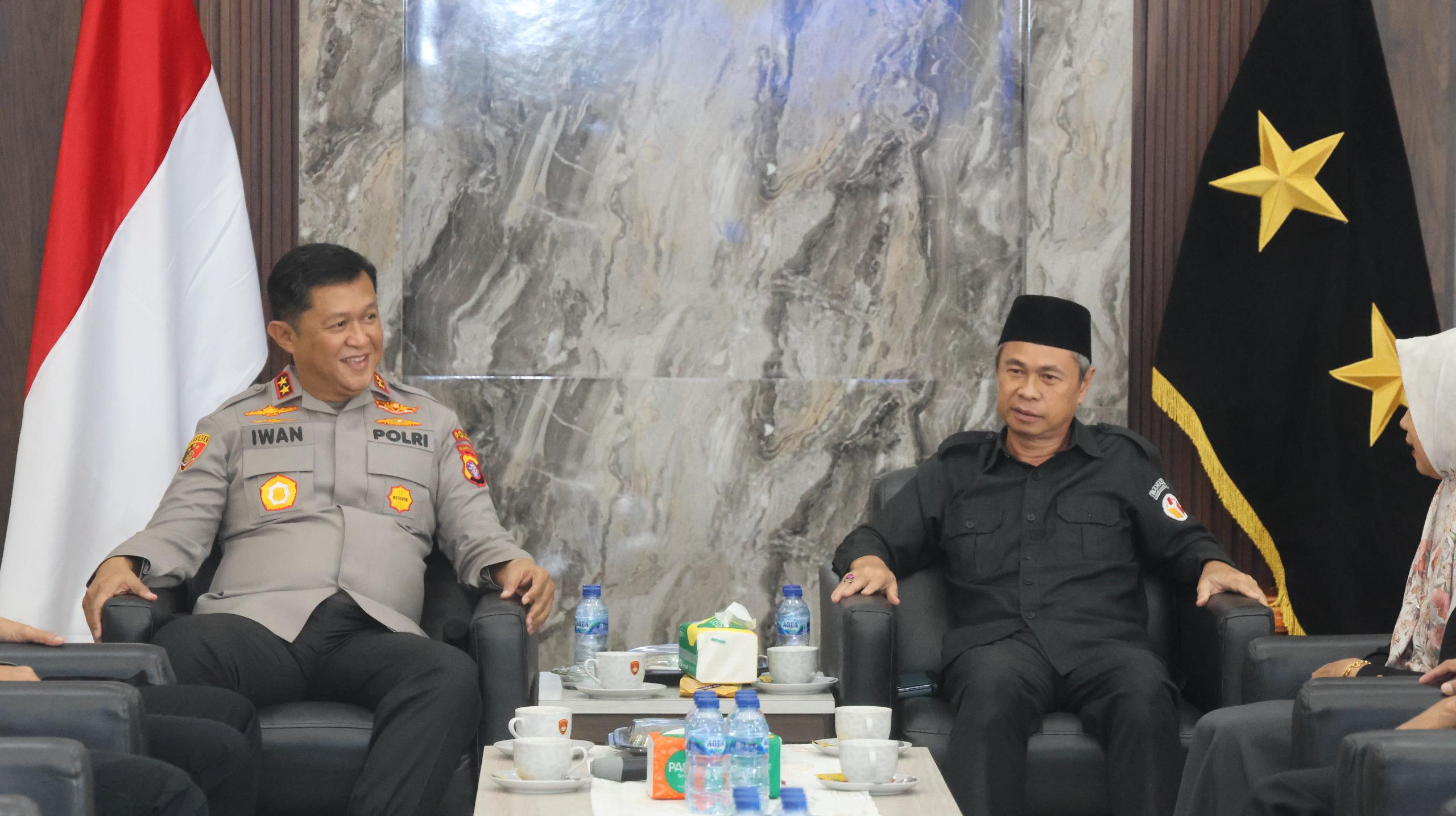 Sukses Amankan Pilkada, Kapolda Kalteng Dianugerahi Penghargaan oleh Bawaslu RI